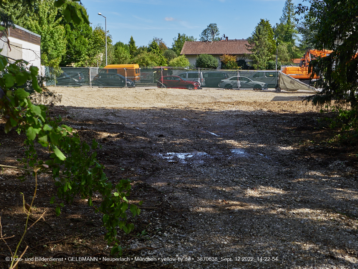 12.09.2022 - Baustelle an der Niederalmstraße 16 und Hugo-Lang-Bogen 13 in Neuperlach-Trudering
